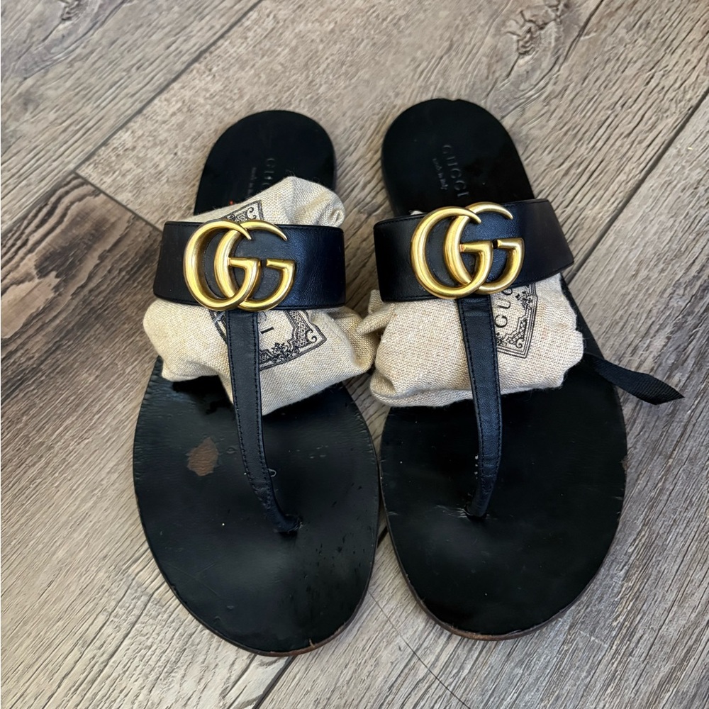 Gucci flat marmont leather thong